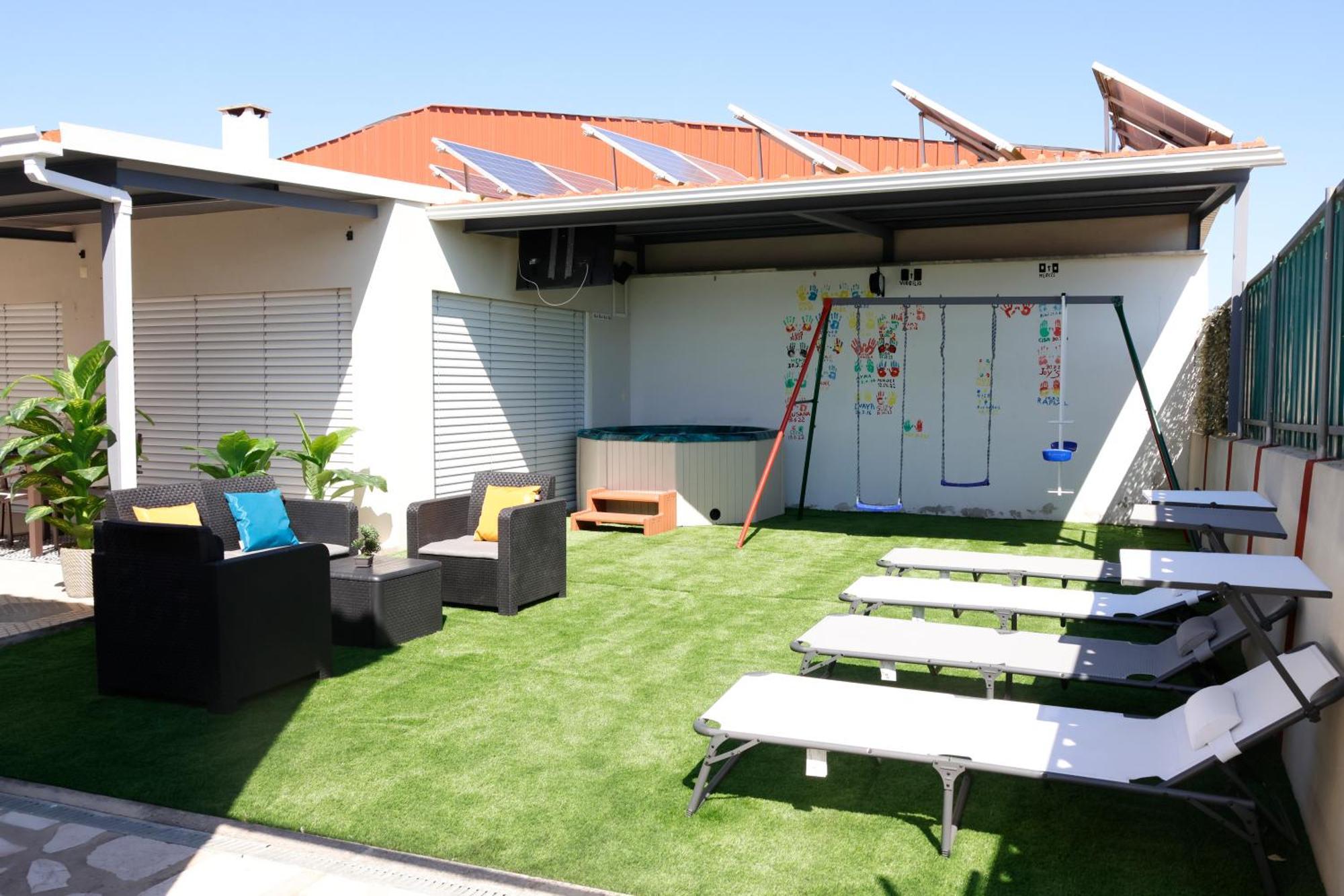 *Private Outdoor Area* 300M-Beach, Swing/No Stairs São Martinho do Porto Buitenkant foto
