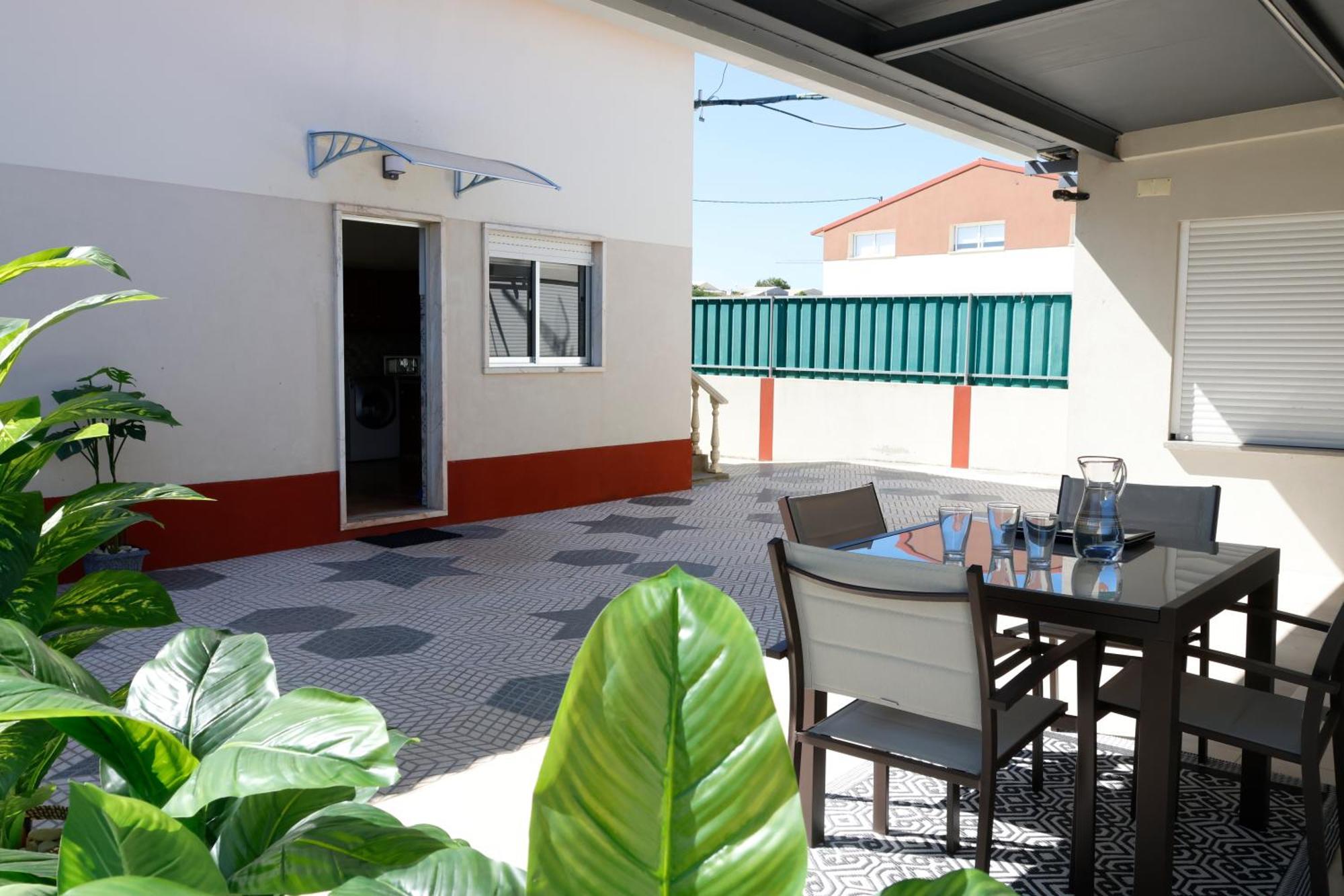*Private Outdoor Area* 300M-Beach, Swing/No Stairs São Martinho do Porto Buitenkant foto